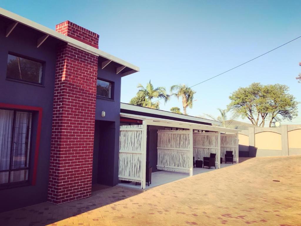 The Red Chimney Hotel Pretoria-Noord Kültér fotó